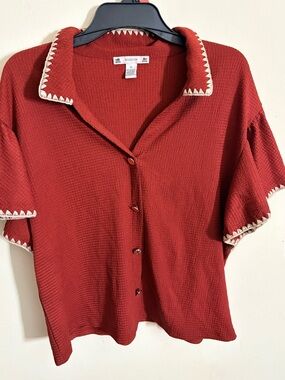 Madison Rust Short-Sleeve Button Down Top with Cream Trim